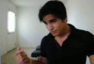 Diego, gato e gostoso aprontando na cam (+BONUS)