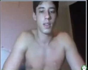 Gatinho bi gozando na cam