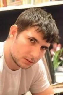 Carinha que bateu uma dentro do carro e gozou - CAIU NA CAM