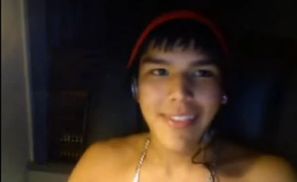 Garoto latino gozando e mostrando a porra - CAM
