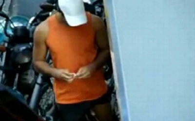 FLAGRA: Homens mijando no carnaval do Rio de Janeiro