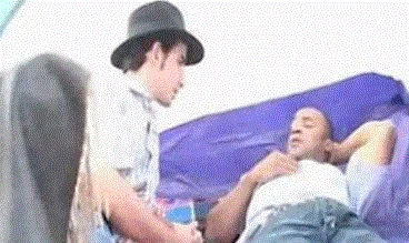 Dando a bunda pro peão gostoso no meio do mato - BRASIL