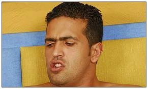 Tony Tigrão, pornô hétero, novinho comendo um cara e um traveco