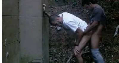 AMADOR: Comendo o colega nos fundos da faculdade