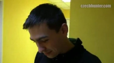 BARE: Pagando pra um carinha chupar e dar a bunda! - CH