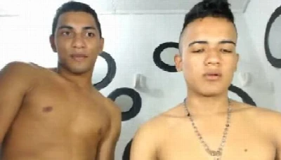 CAM Bare: Levando pica e gozada do priminho