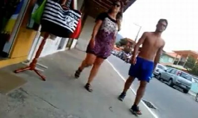 Mala: Pivete hétero sem cueca e de shorts azul (Bulge)
