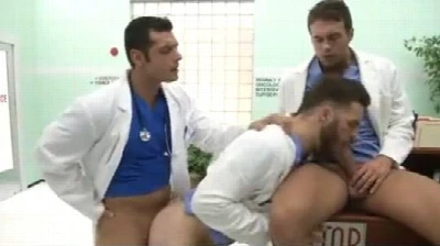 Gays anatomy: Enfermeiros fodem e gemem na recepção do Hospital
