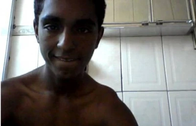 CAM: Paulo, um teen que se diz modelo se sujando de porra