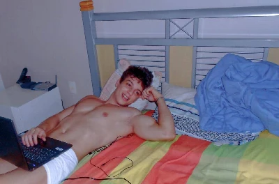 [Conto KING] Punhetei com meu colega de quarto hétero - Parte 2