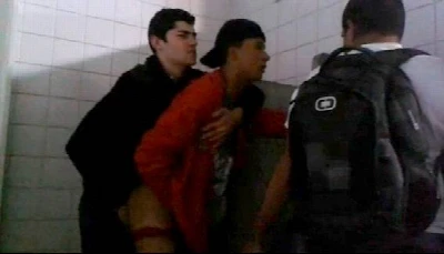 [Flagra Exclusivo] Garotos transando na estação de trem em São Paulo