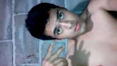 [Amador Gay] Novinho soca o desodorante no cuzinho e goza