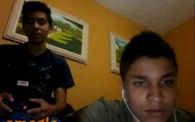 [EXCLUSIVO!!] Largaram videogame pra punhetar com mão amiga