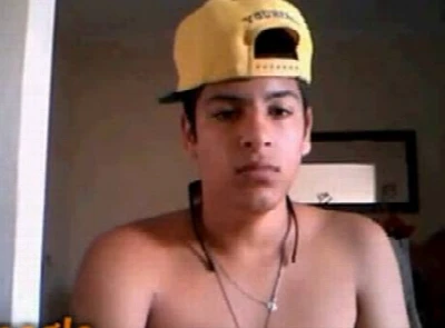 Garoto levado e tirado mostra o cacete no Omegle