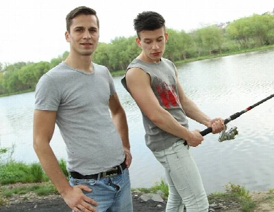 Tarado gato come carinha gostoso que pescava