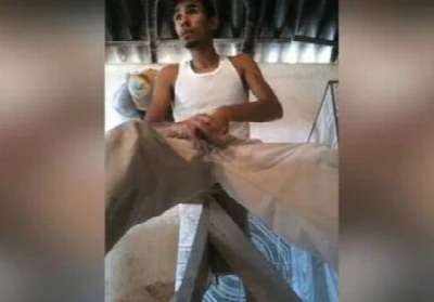 Pedreiro grava própria punheta e goza na mão
