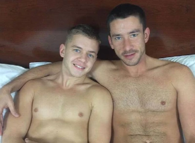 O novinho Ian Levine deu gostoso pro Owen Powers