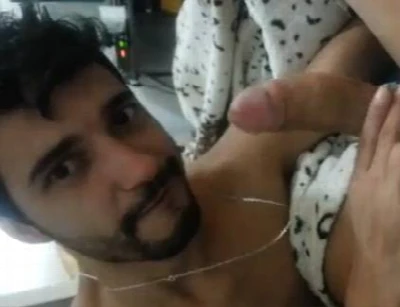 Marcos Goiano leva pica no cu e banho de porra