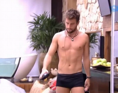 Rafael do BBB15 de pau duro na cuequinha preta