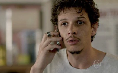 Ator Rafael Losso, de Império, completamente nú pelado