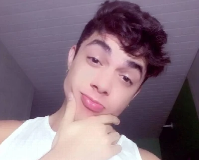 Garotos de zoação no Dubsmash mostram pau e foda