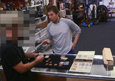 Hétero foi vender sua coleção e vendeu a virgindade