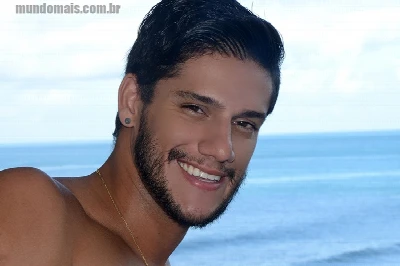 Deleite-se Talles Jr, baiano de 25 anos para o Mundo Mais