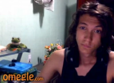Novinho cabeludo mostra pauzão gostoso no Omegle