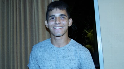 Novinho de 19 anos come cu de gay pela primeira vez