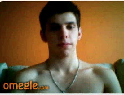 Boy fica pelado e se masturba no Omegle