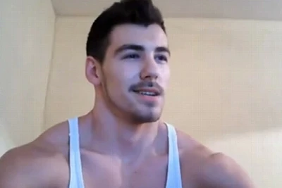 Maravilhoso mostra toda a sua simpatia pra cam
