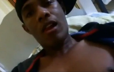 Cafuçu baiano mostra língua, pica e goza horrores