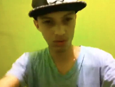 Hélyo Karvalho bate uma punheta foda e grava
