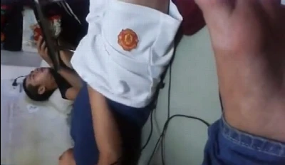 Primo flagra o outro tocando uma no meio da rodinha do video game