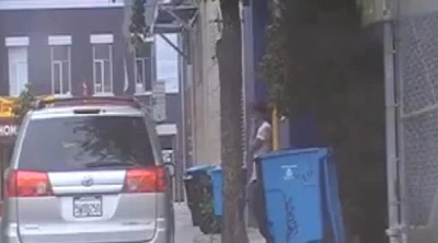 Malandro se masturba no meio da rua