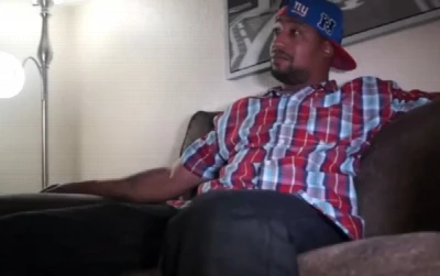 Negro pirocudo estraçalha cuzinho de branquelo em "Gay For Pay"