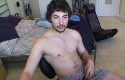 Mach barbudo mostra piroca e goza gostoso pra cam