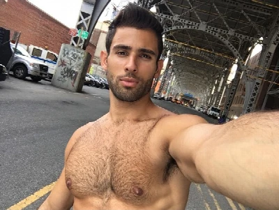 Suposta sex tape do modelo Pablo Hernandez cai na net