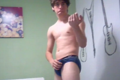 Novinho delicia chama fake para chupar sua rola