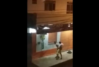 Garotos flagrados transando na rua em Itaperuna! Bapho!