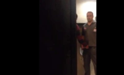 Safadeza no banheirão em shopping de São Paulo cai na net