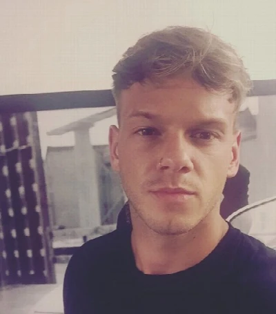 Vídeos íntimos de Ellis Lacy, do The X Factor UK