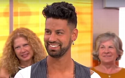 Participante de reality show português esbanja anaconda na TV