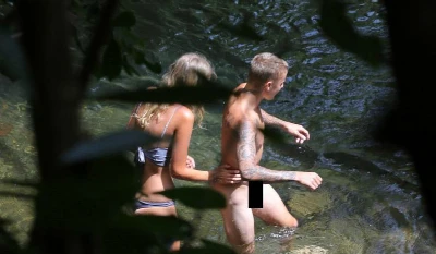 Fotos de Justin Bieber pelado com modelo em HD