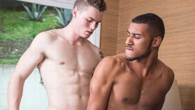 Pirocas pontudas sobem o tom em trepada interracial safada