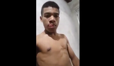 Novinho brasileiro toca uma gostoso até dar leitinho