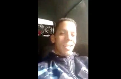 -Olha aqui o que eu tenho pra você baixinha