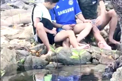 -Mãe, vou dar uma "volta no lago" com a galera