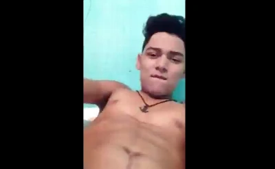 Novinho de Manaus bate punheta até gozar gostoso