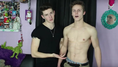 Youtuber Branden Sholtzy é fodido nas escadas do prédio